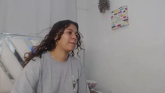 Snapshot of AlannaHarper chatting on June 18, 2026, 10:59 pm AlannaHarper online show from June 18, 2026, 10:59 pm