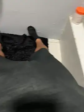 Jcarlos21491 online show from April 23, 2026, 3:35 am