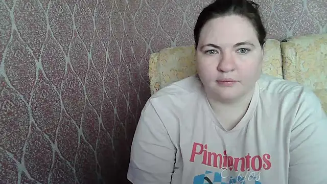 Snapshot of ElviraOreilllyX chatting on April 21, 2026, 12:01 pm ElviraOreilllyX online show from April 21, 2026, 12:01 pm