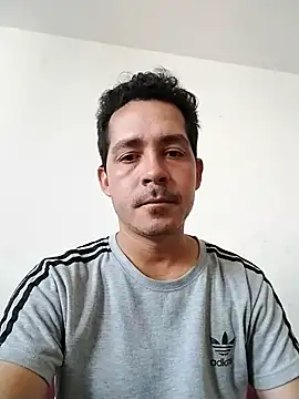 Gabriel leon33 online show from May 15, 2026, 9:13 pm