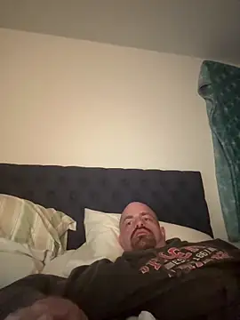 Snapshot of whitelioncody chatting on April 16, 2026, 11:33 am whitelioncody online show from April 16, 2026, 11:33 am