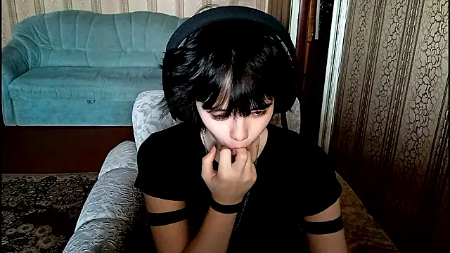 ShaynaLinley online show from March 27, 2026, 10:27 am