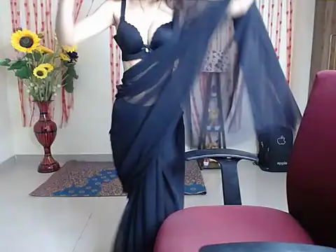 Snapshot of Sweety_piyu chatting on April 23, 2026, 5:03 am Sweety piyu online show from April 23, 2026, 5:03 am