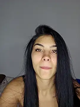 Snapshot of Crissdesire chatting on April 8, 2026, 2:07 pm Crissdesire online show from April 8, 2026, 2:07 pm