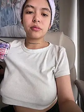 Violetaa pink18 online show from May 7, 2026, 3:15 pm