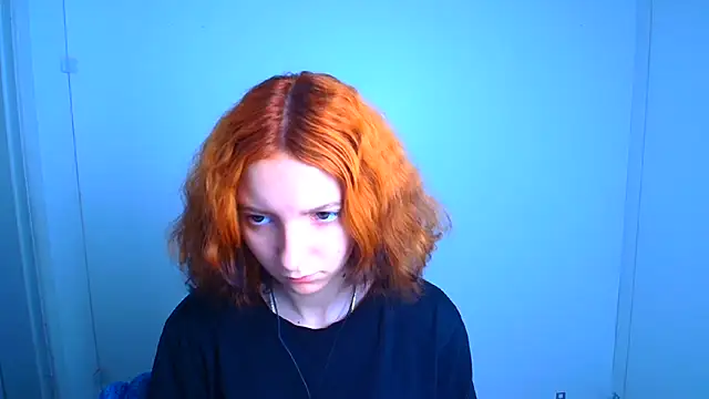 Snapshot of Butterfly_Milly chatting on July 10, 2026, 6:02 am Butterfly Milly online show from July 10, 2026, 6:02 am