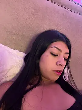 Snapshot of emilydolly_ chatting on March 31, 2026, 12:07 pm emilydolly online show from March 31, 2026, 12:07 pm