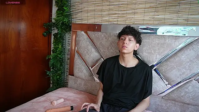 Snapshot of dominik_across chatting on March 25, 2026, 12:15 pm dominik across online show from March 25, 2026, 12:15 pm