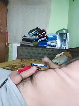 Snapshot of SweetBoy87 chatting on March 25, 2026, 10:41 pm SweetBoy87 online show from March 25, 2026, 10:41 pm