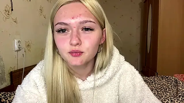 Sophia Blonde online show from April 29, 2026, 4:44 pm