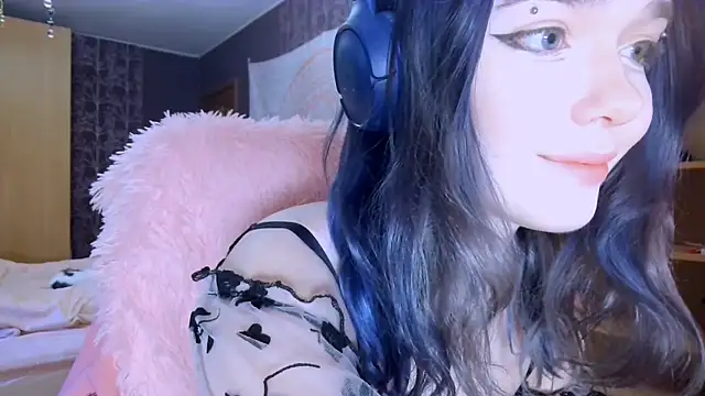 baby onface online show from May 20, 2026, 3:42 pm