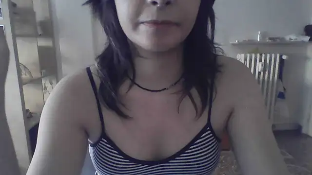 Snapshot of HoneyDrip_1 chatting on June 26, 2026, 4:13 pm HoneyDrip 1 online show from June 26, 2026, 4:13 pm