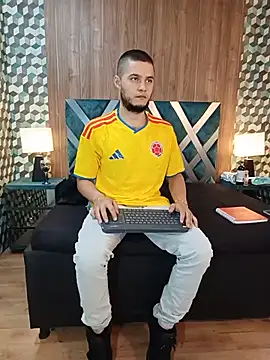 Snapshot of Joaho_Fernandez chatting on July 3, 2026, 9:32 pm Joaho Fernandez online show from July 3, 2026, 9:32 pm