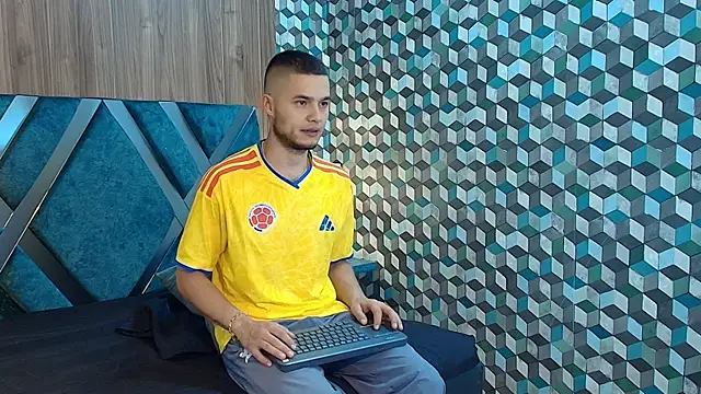 Snapshot of Joaho_Fernandez chatting on July 7, 2026, 8:01 pm Joaho Fernandez online show from July 7, 2026, 8:01 pm