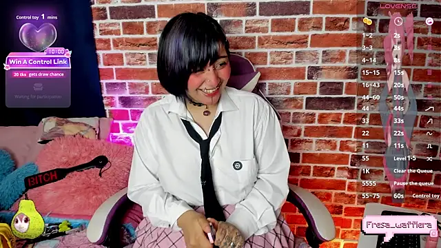 Snapshot of fresa_Wafflera chatting on April 18, 2026, 7:58 pm fresa Wafflera online show from April 18, 2026, 7:58 pm