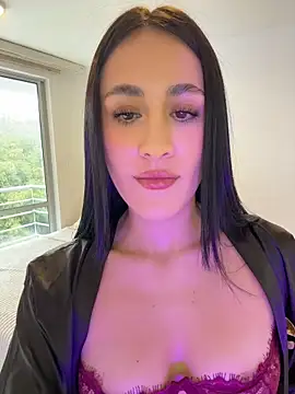 Snapshot of SerenaFox_ chatting on May 2, 2026, 5:51 pm SerenaFox online show from May 2, 2026, 5:51 pm