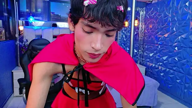 Snapshot of IsaacNovaa chatting on May 4, 2026, 8:22 pm IsaacNovaa online show from May 4, 2026, 8:22 pm