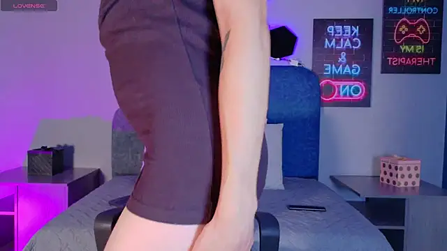 Diamondpierce online show from May 3, 2026, 1:58 pm