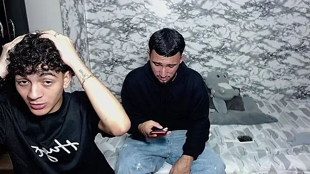 Snapshot of escanor_ar chatting on April 1, 2026, 2:35 am escanor ar online show from April 1, 2026, 2:35 am