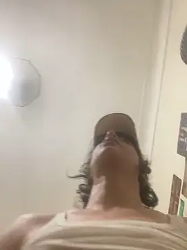 Snapshot of Ashwak_trans chatting on April 5, 2026, 1:12 am Ashwak trans online show from April 5, 2026, 1:12 am