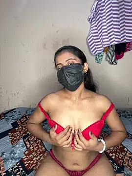 Snapshot of Riya_leone chatting on May 4, 2026, 6:44 pm Riya leone online show from May 4, 2026, 6:44 pm