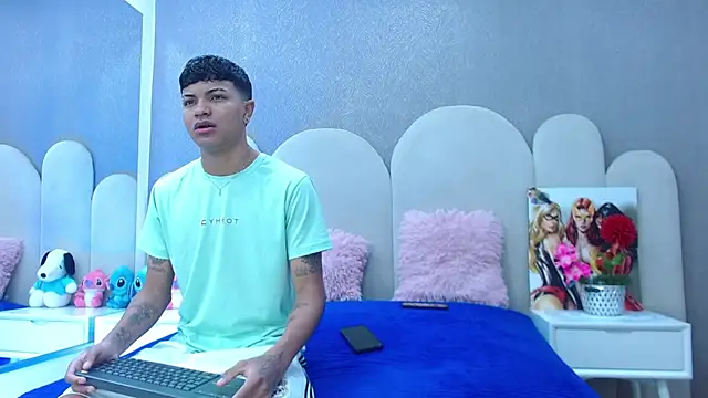 party duo playboy online show from April 24, 2026, 3:19 am