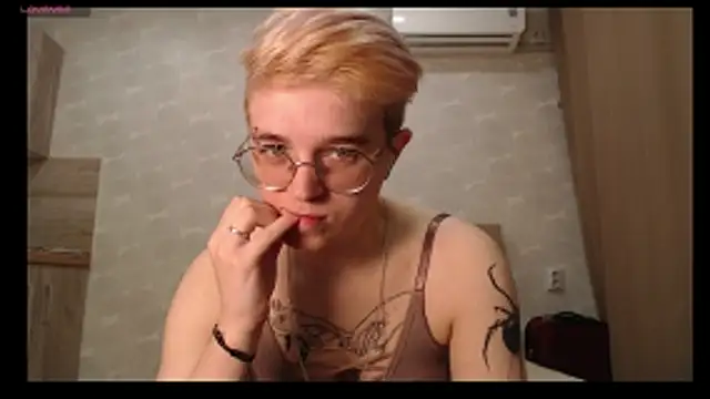 Snapshot of ErlineAbey chatting on March 26, 2026, 5:00 pm ErlineAbey online show from March 26, 2026, 5:00 pm