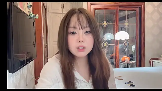 thelittlexx online show from June 7, 2026, 8:08 am