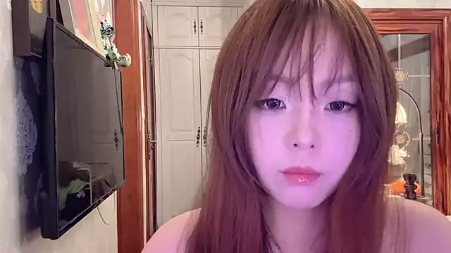 thelittlexx online show from May 19, 2026, 7:48 am