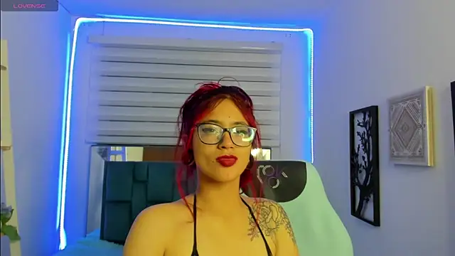 Sara Red X online show from June 11, 2026, 3:36 am