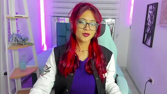 Sara Red X online show from June 10, 2026, 3:19 am