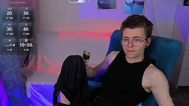 Snapshot of Thomas_Norton chatting on June 6, 2026, 8:03 pm Thomas Norton online show from June 6, 2026, 8:03 pm