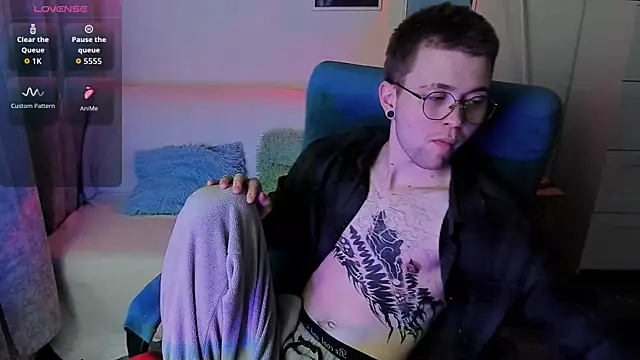 Thomas Norton online show from May 6, 2026, 8:35 pm