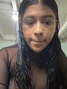 Snapshot of IvyRousex chatting on April 6, 2026, 9:27 pm IvyRousex online show from April 6, 2026, 9:27 pm