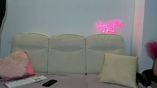 Snapshot of Cassy-Foxy chatting on May 10, 2026, 6:39 am Cassy-Foxy online show from May 10, 2026, 6:39 am