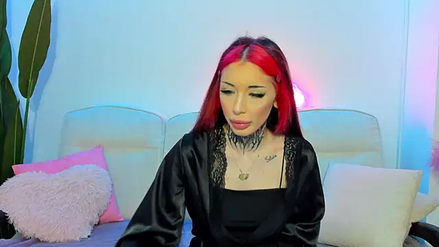 Snapshot of Cassy-Foxy chatting on April 21, 2026, 5:25 am Cassy-Foxy online show from April 21, 2026, 5:25 am