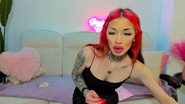 Snapshot of Cassy-Foxy chatting on April 23, 2026, 5:47 am Cassy-Foxy online show from April 23, 2026, 5:47 am