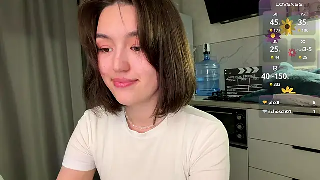 Snapshot of lilysolar chatting on June 8, 2026, 6:52 pm lilysolar online show from June 8, 2026, 6:52 pm