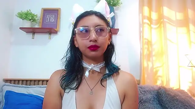 Snapshot of Violet_2003 chatting on June 30, 2026, 2:39 pm Violet 2003 online show from June 30, 2026, 2:39 pm
