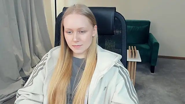 Snapshot of VestaBowmer chatting on March 31, 2026, 9:33 am VestaBowmer online show from March 31, 2026, 9:33 am