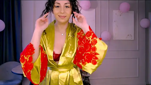 curly jade  online show from April 13, 2026, 4:11 pm