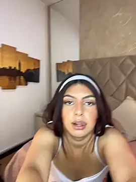 Snapshot of Cinthia_Cortes chatting on March 27, 2026, 8:10 pm Cinthia Cortes online show from March 27, 2026, 8:10 pm
