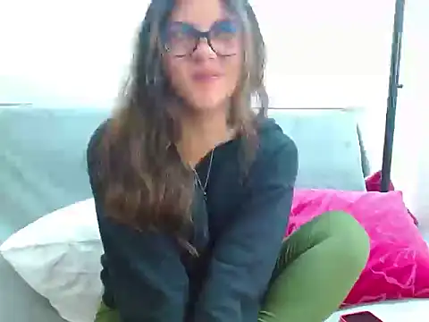 Snapshot of Violet_Donell chatting on May 8, 2026, 2:37 am Violet Donell online show from May 8, 2026, 2:37 am