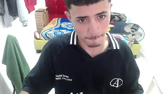 Snapshot of Jairito_989 chatting on July 8, 2026, 1:45 pm Jairito 989 online show from July 8, 2026, 1:45 pm