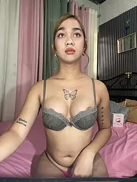 xElisParadisex online show from June 5, 2026, 3:33 am