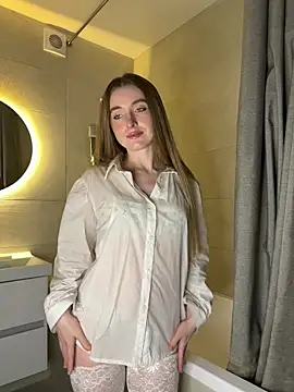 AliceVilliers online show from June 16, 2026, 10:43 pm