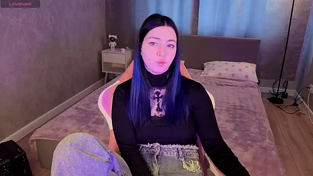 Snapshot of honey_cherrry chatting on June 18, 2026, 1:37 am honey cherrry online show from June 18, 2026, 1:37 am