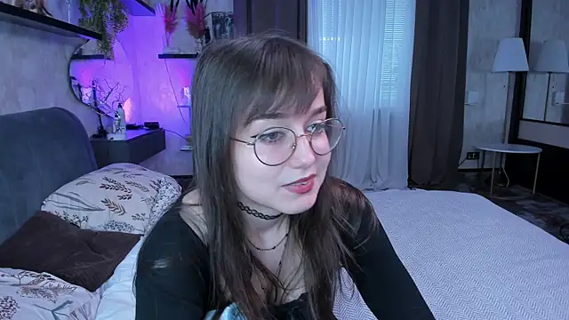 Snapshot of LaelIvie chatting on May 8, 2026, 8:18 am LaelIvie online show from May 8, 2026, 8:18 am