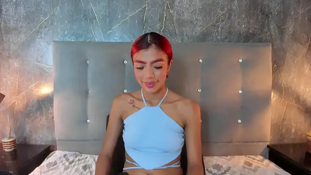 Snapshot of Scarlet__Rosse chatting on May 4, 2026, 12:19 pm Scarlet Rosse online show from May 4, 2026, 12:19 pm