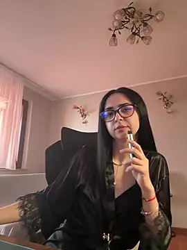 Snapshot of TheaMerve chatting on April 17, 2026, 2:20 pm TheaMerve online show from April 17, 2026, 2:20 pm